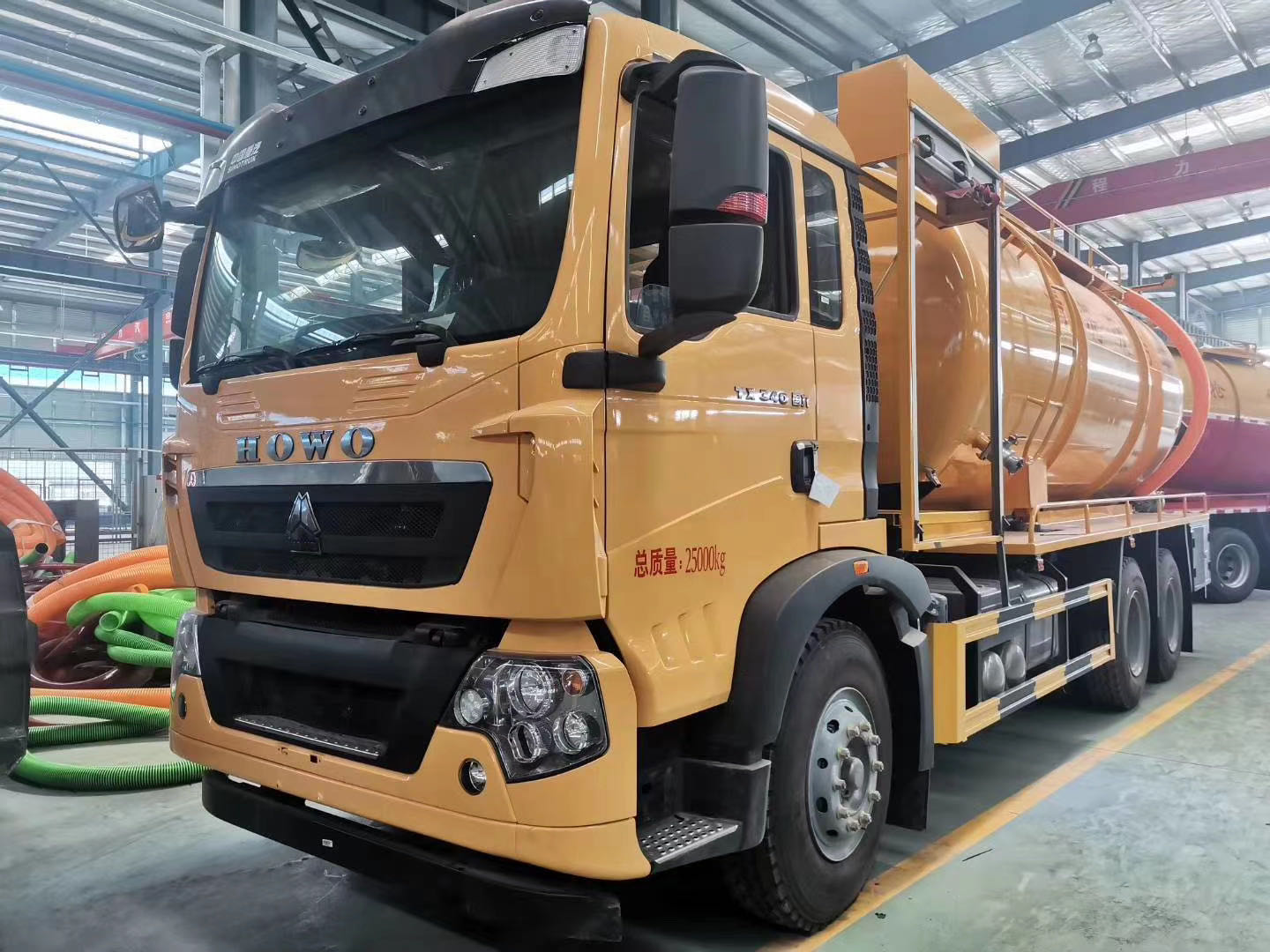 新品出征：重汽??沃豪??TX清洗吸污車，清洗吸污兩不誤