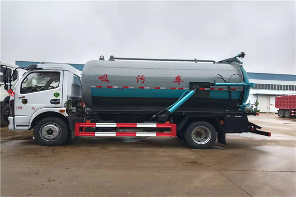 東風(fēng)凱普特吸污車，容積8.5立方，朝柴170，萬里揚(yáng)6擋，國六標(biāo)準(zhǔn)
