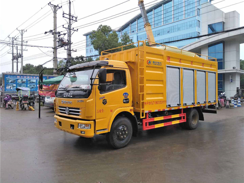 國(guó)六東風(fēng)多利卡化糞池吸污凈化車(chē)標(biāo)配大功率發(fā)電機(jī)組
