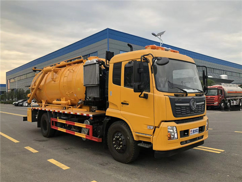 既可以吸污又能清洗的吸污車——東風(fēng)柳汽乘龍H7國(guó)六26.55方清洗吸污車