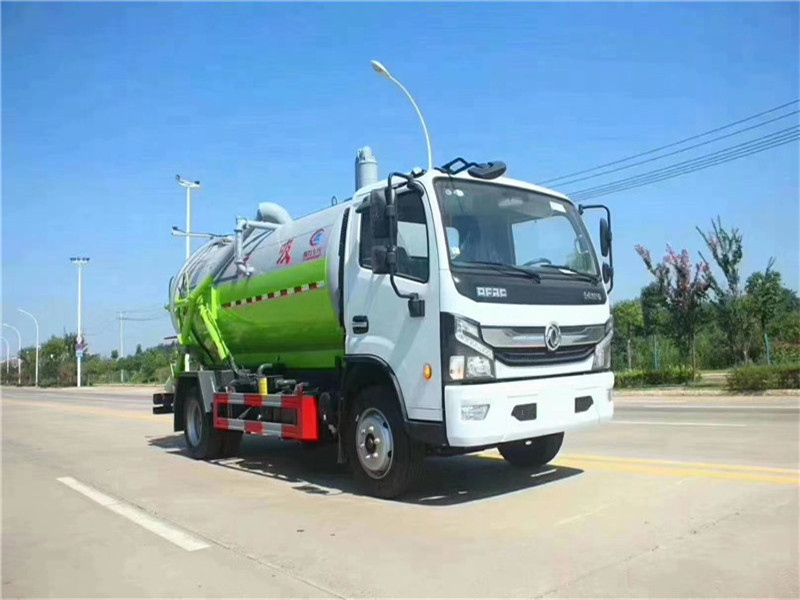今日推薦：東風(fēng)多利卡國(guó)六吸污凈化車(chē)通過(guò)性強(qiáng)、經(jīng)濟(jì)性好