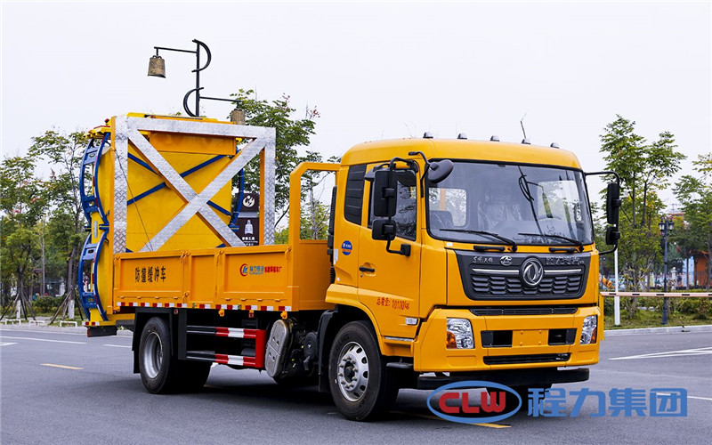 國六天錦高速公路防撞緩沖車帶有獨(dú)立的車橋，可直接拖掛于主車后部