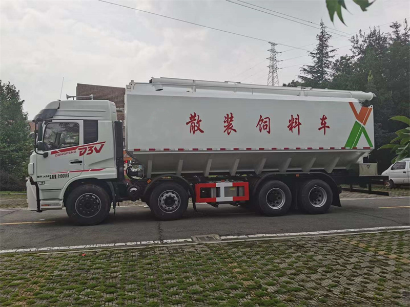 今日推薦：東風(fēng)暢行前四后八散裝飼料車保證“菜籃子”產(chǎn)品產(chǎn)的出、運的走、供得上