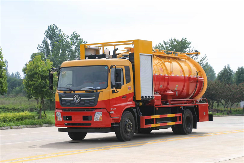 市?搶政?修，救險排澇利器東風(fēng)天錦清洗吸污車，市面上最暢?的銷?車型
