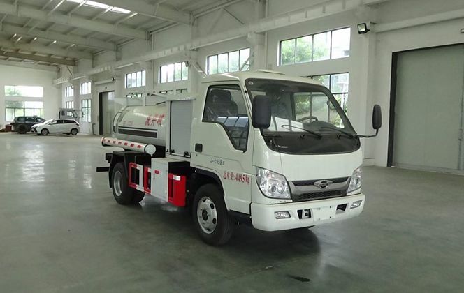藍(lán)牌福田2.5噸供液、供水車(chē)