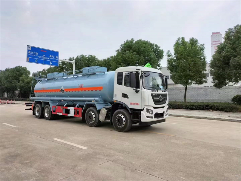 東風(fēng)天錦四軸19方鋼襯塑減水劑運(yùn)輸車(chē)