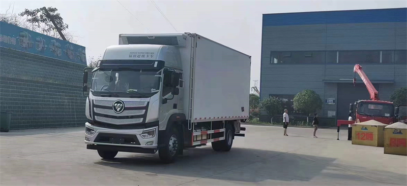 國(guó)六福田歐馬可歐航7.6米冷藏車(chē)