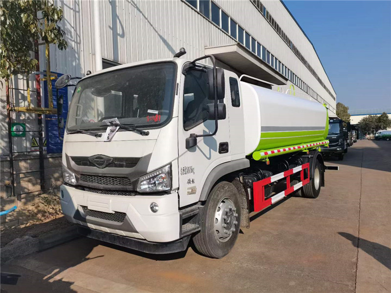 福田瑞沃12方灑水車(chē)