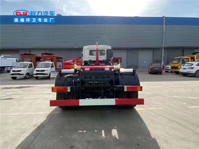 天龍后雙橋勾臂垃圾車(chē)