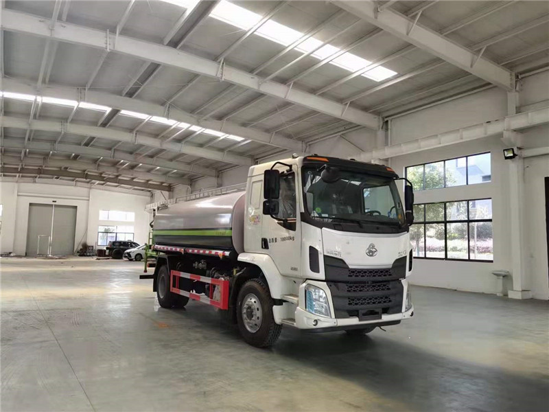 柳汽乘龍單橋15方灑水車(chē)