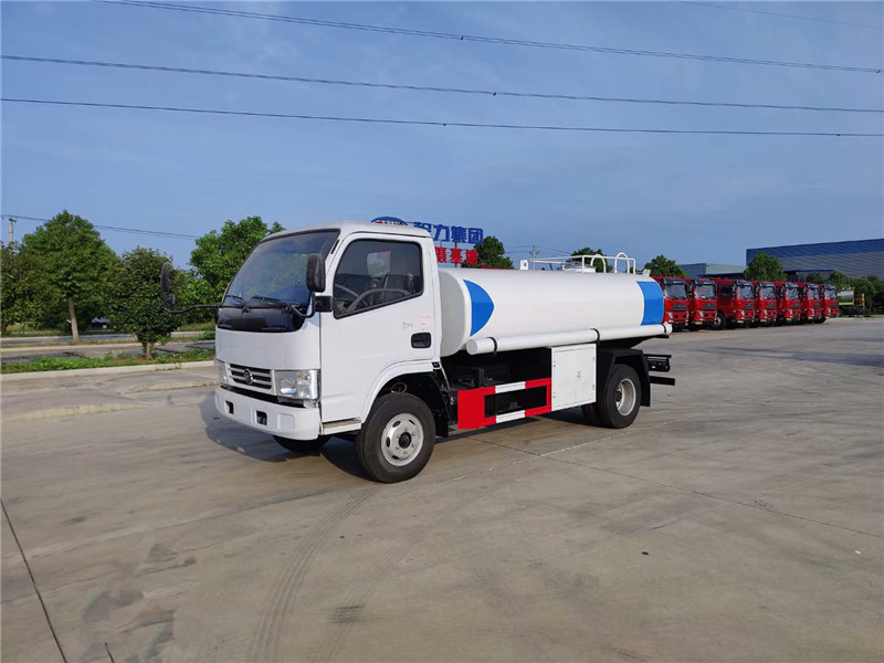 出口專(zhuān)用不銹鋼飲用水運(yùn)水車(chē)