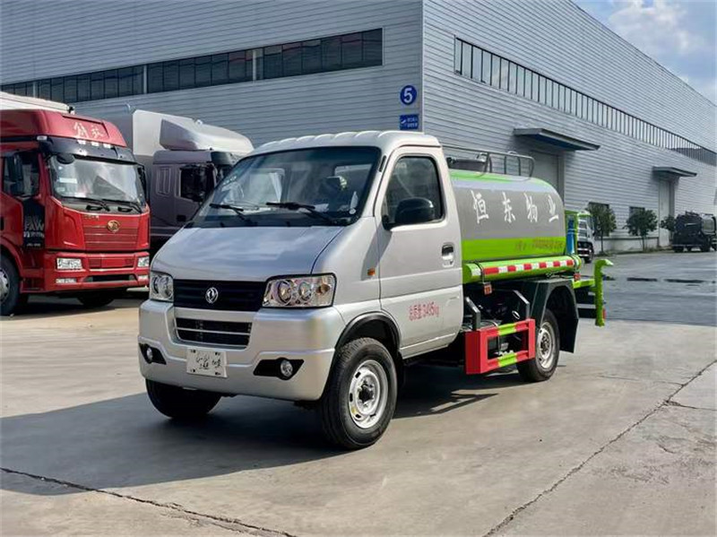 東風(fēng)2.4方小型防疫消毒灑水車(chē)
