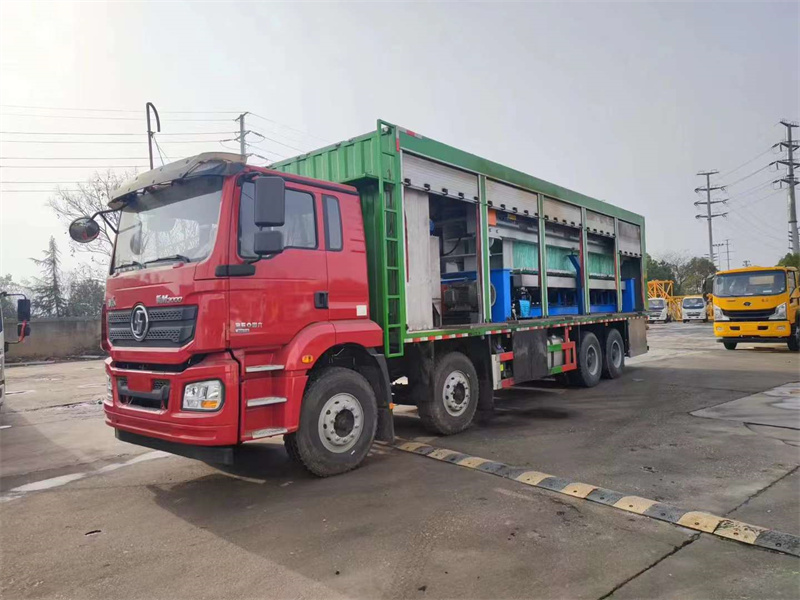陜汽德龍前四后八泥漿處理車(chē)